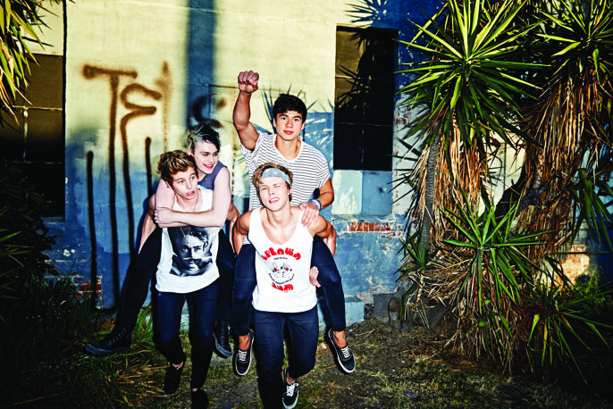 5 Seconds of Summer (5 nomination)